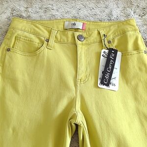 CAbi Skinny Jeans Yellow Size 8 NWT